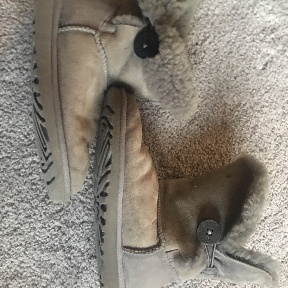 Ugg Bailey Button - image 2